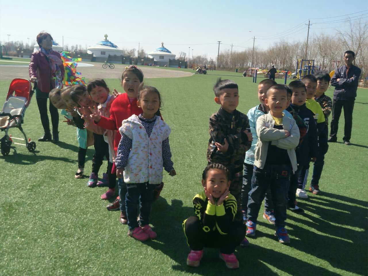 巴音镇幼儿园草莓二班春游亲子活动 2017.4.2