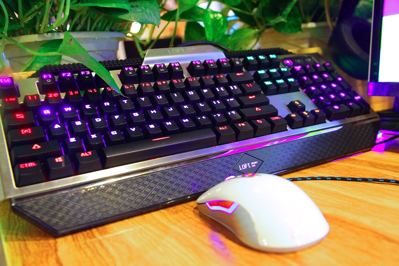 乐特网咖 Loft Internet Café 全国跨界概念网咖连锁/ 品牌vis视觉设计