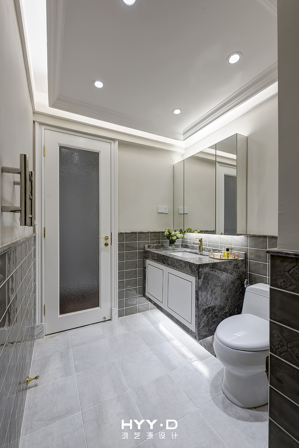 公卫/Secondary restroom
<br>天然去雕饰的素色墙面唤醒了空间的静透之美,简洁利落的呈现,高度契合追求简约时尚的内心。甄繁就简,空间又被赋予了一种新的美学意义。<br><br>篇后小语:<br><br>你年轻,美丽,温顺好心肠,<br><br>犹如矿中的金子闪闪发光,<br><br>真情就在那儿苏醒,<br><br>在多瑙河旁,<br><br>美丽的蓝色的多瑙河旁。<br><br><br>——选自卡尔·贝克《在蓝色的多瑙河上》