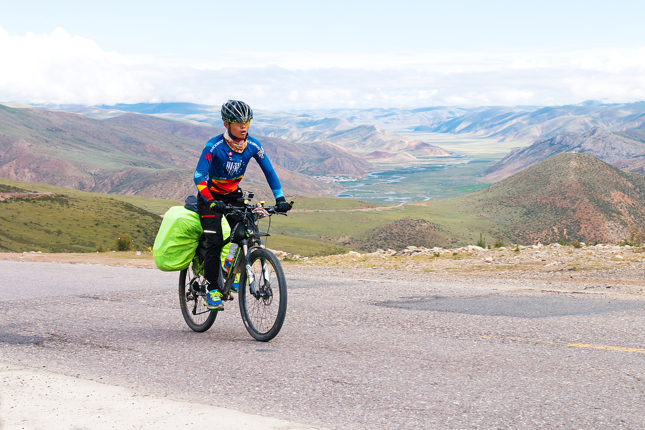 洛克兄弟川藏G318毕业骑行西藏元素羊湖玛尼珠峰大本营