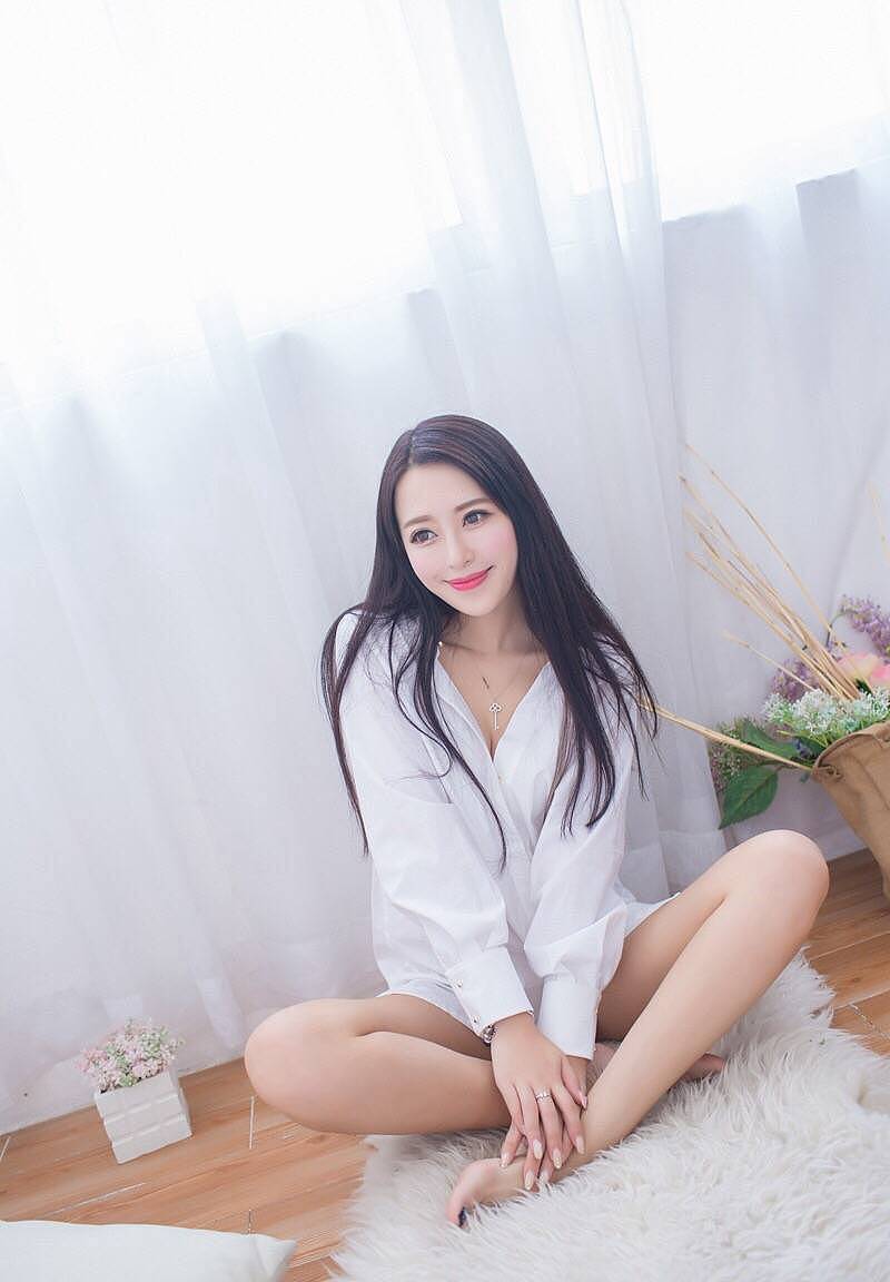 你穿白色衬衫的样子 无法抗拒