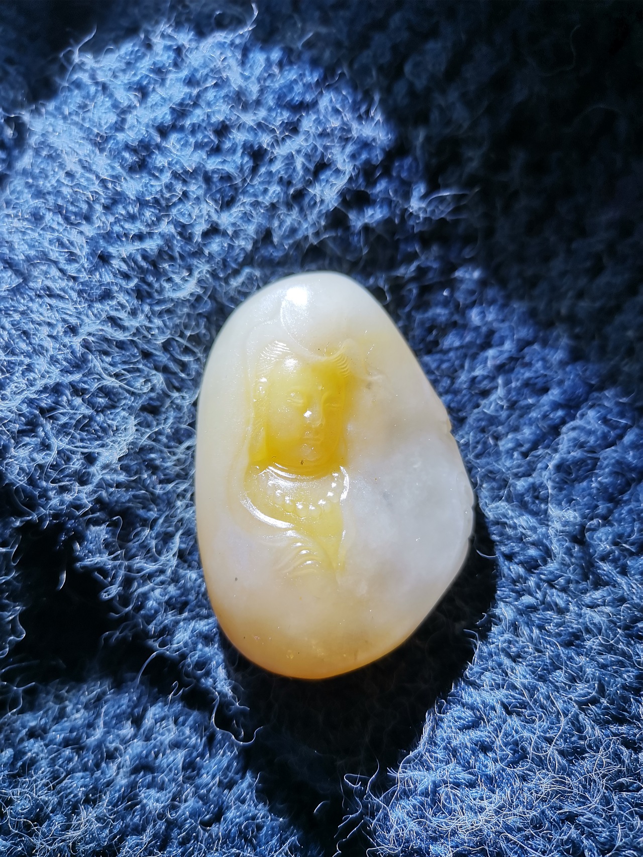 新疆金丝玉黄白俏色观音菩萨御龙观音挂件象原玉雕作品