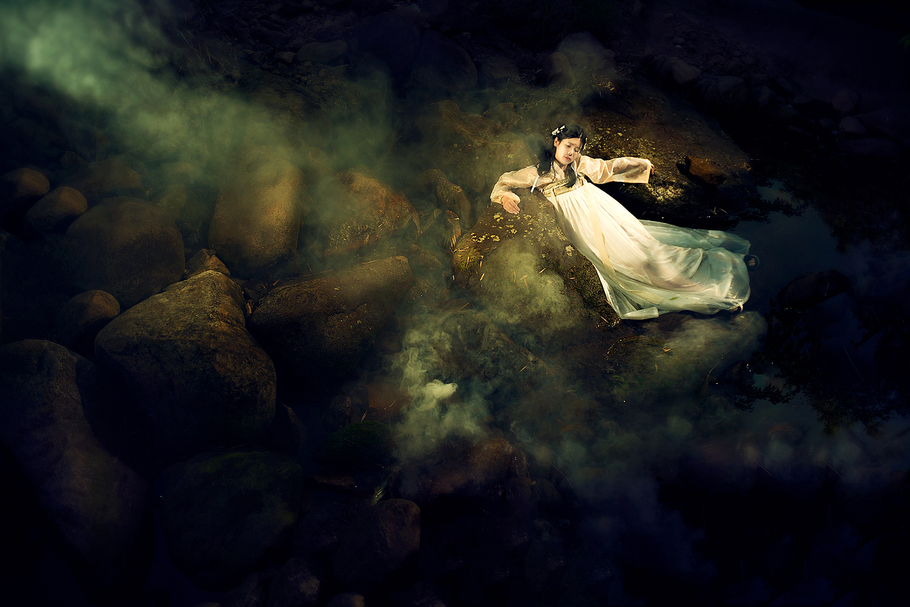 小溪边 人像（图ZMTE0NzAzNzM2） - 人像摄影 - 站酷设计师pobehu原创素材 - 站酷ZCOOL