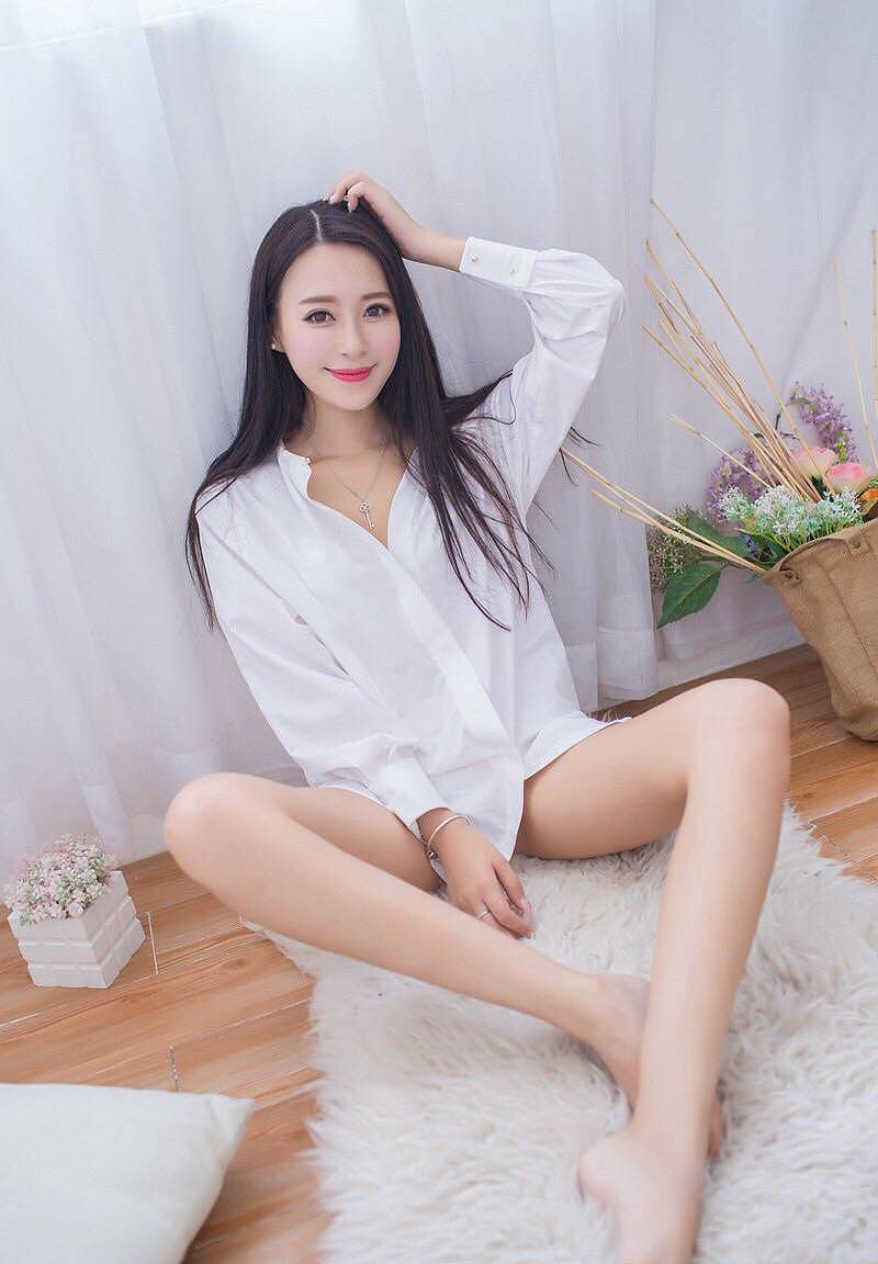 你穿白色衬衫的样子 无法抗拒