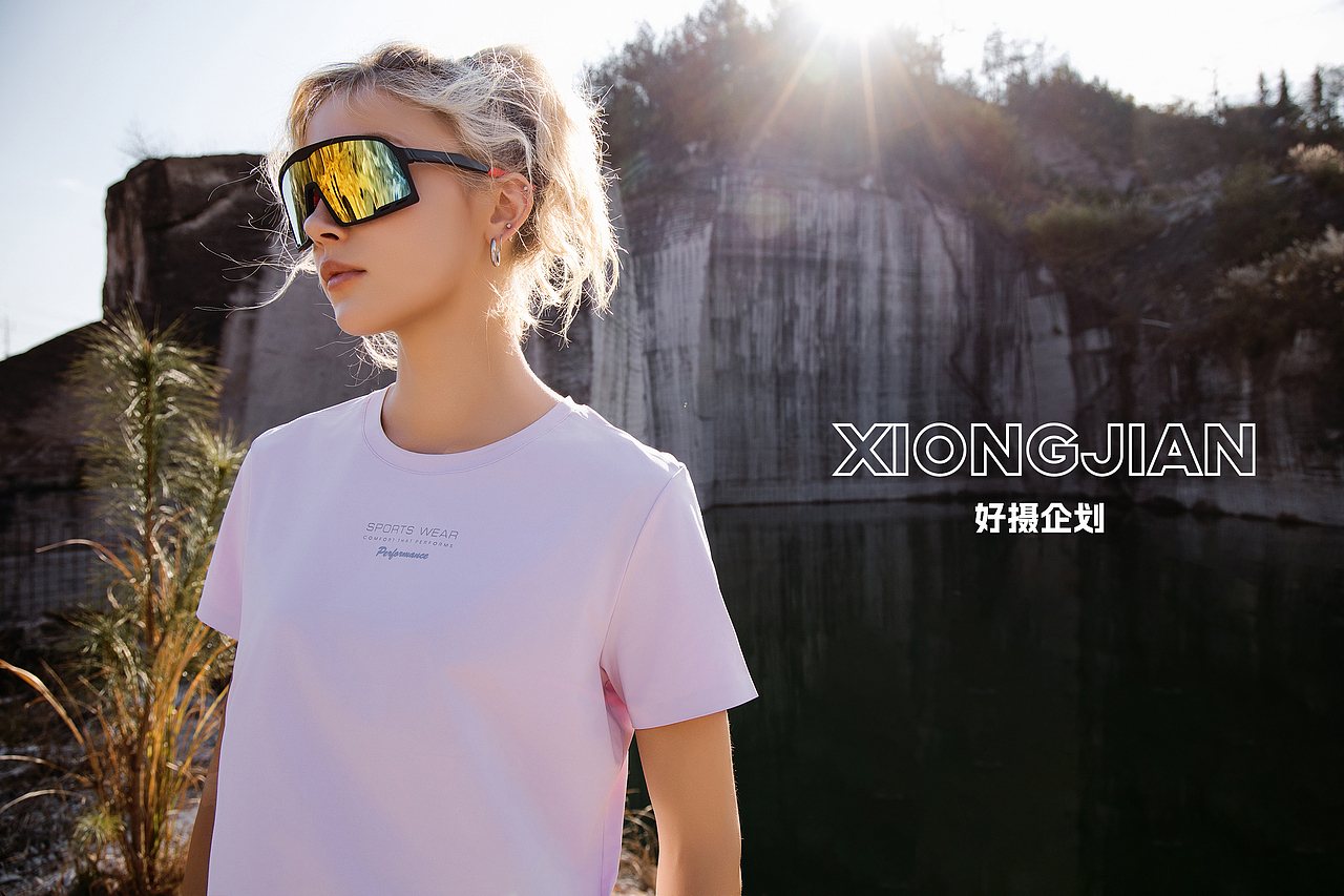 春夏户外冲锋衣防晒服T恤暴汗服速干裤外模拍摄创意