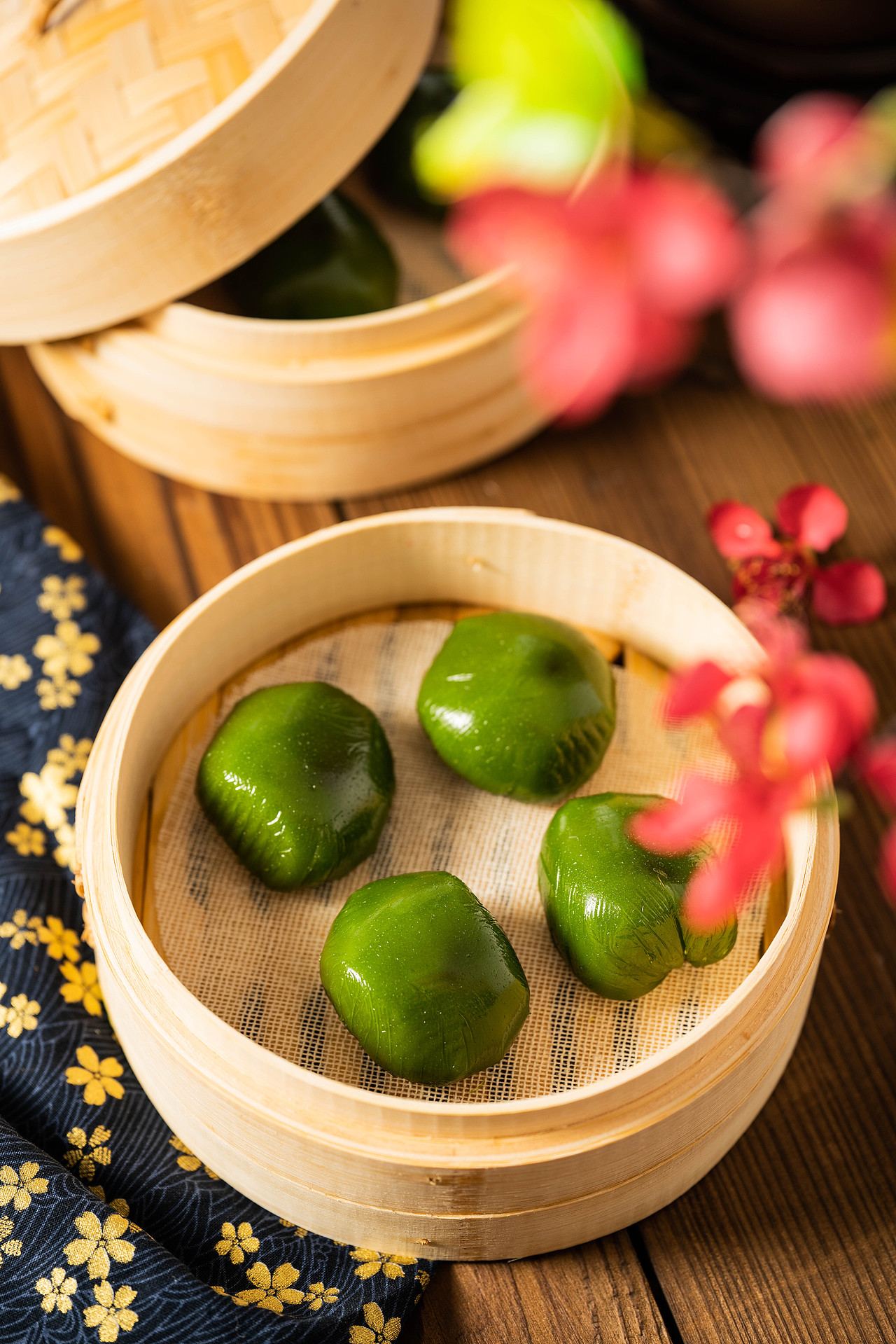 又到了吃青团的季节啦|摄影|产品摄影|yolorocky_原创作品-站酷zcool