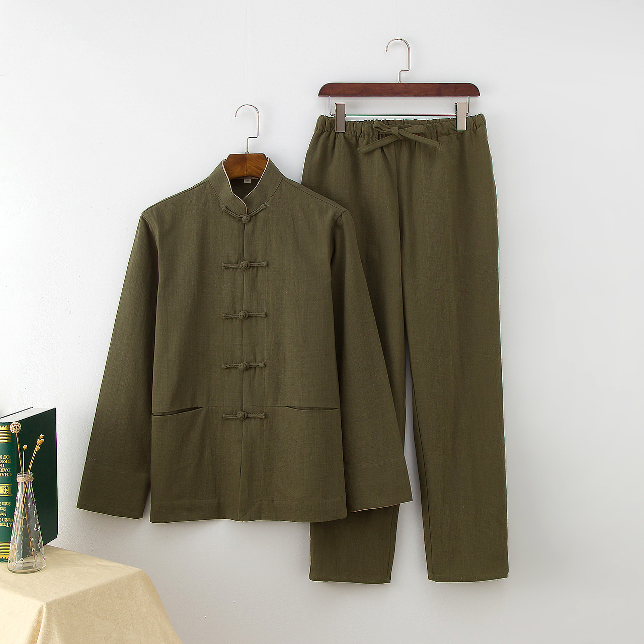 9年专注服装创意平铺挂拍中外模特拍摄专业摄影团队