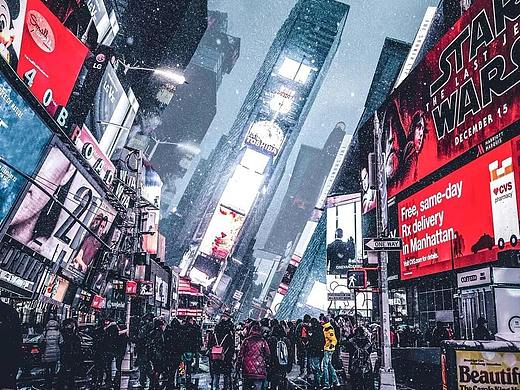 创意海报,艺术空间感