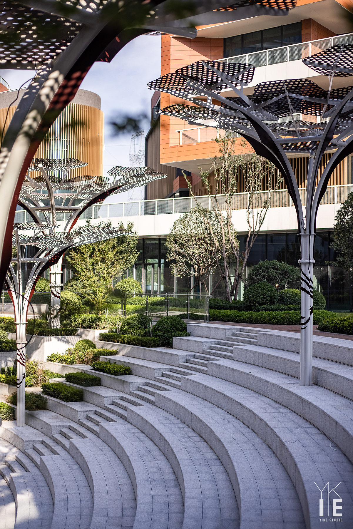 西咸文创小镇丨沣河畔的「错位立方体」（图ZMjUxMzUzNDY4） - 环境/建筑摄影 - 站酷设计师市侩原创素材 - 站酷ZCOOL