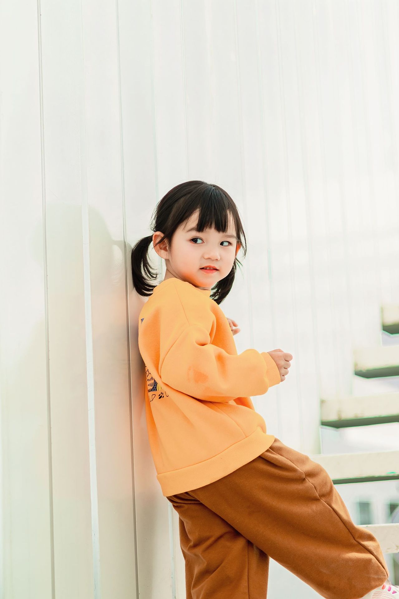 园中小惬｜慵懒秋日（图ZMzUzOTU1NDgw） - 人像摄影 - 站酷设计师温雯尔雅_原创素材 - 站酷ZCOOL