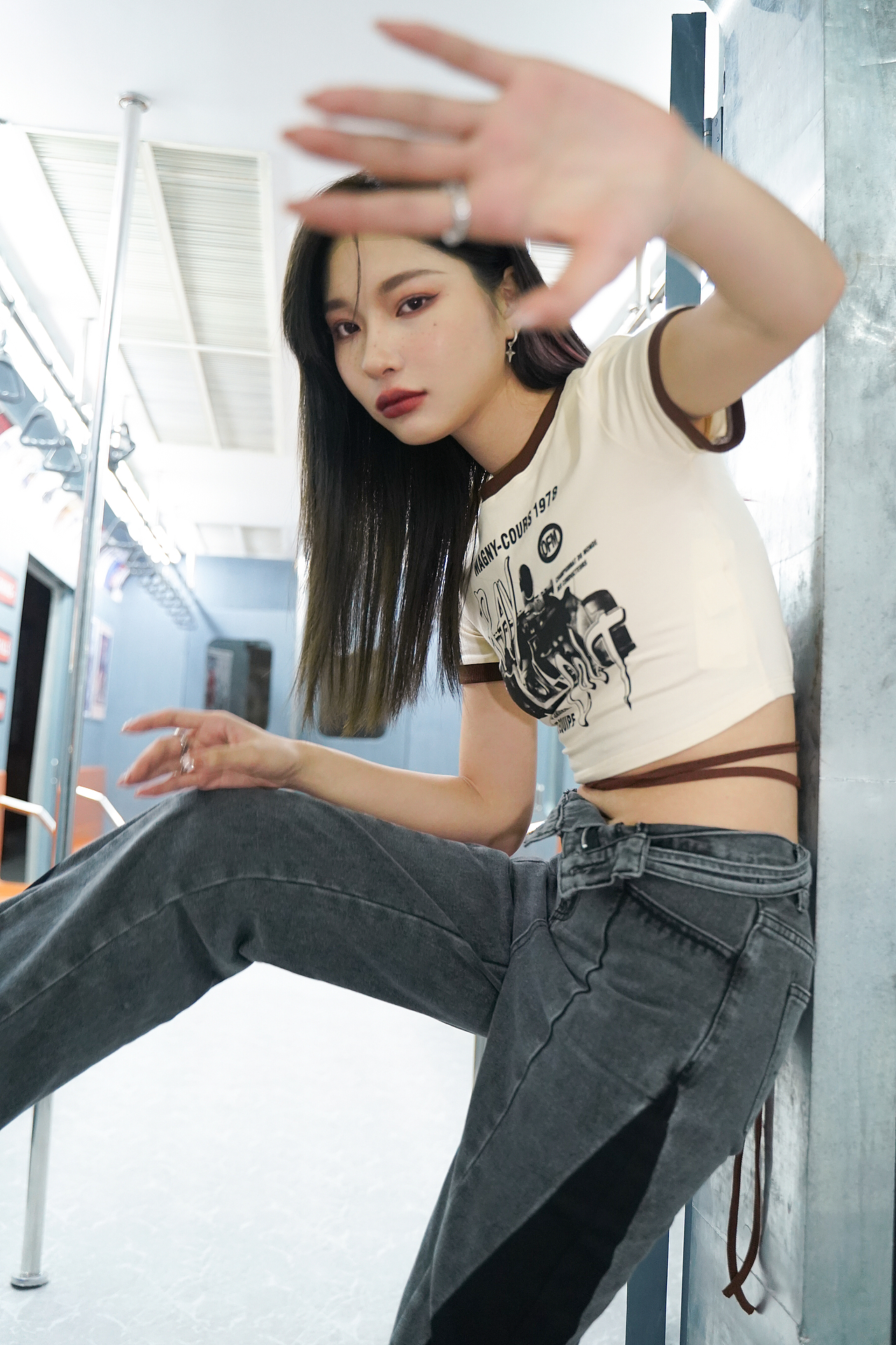 📹复古Y2K千禧辣妹（图ZMzAyNTk2Njcy） - 人像摄影 - 站酷设计师月半桔原创素材 - 站酷ZCOOL