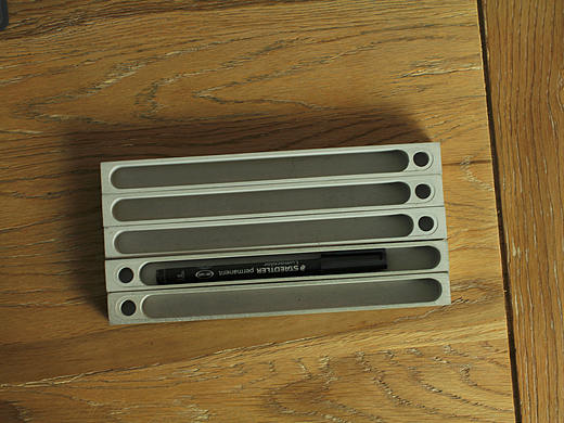 初牛原创纯手工水泥笔插