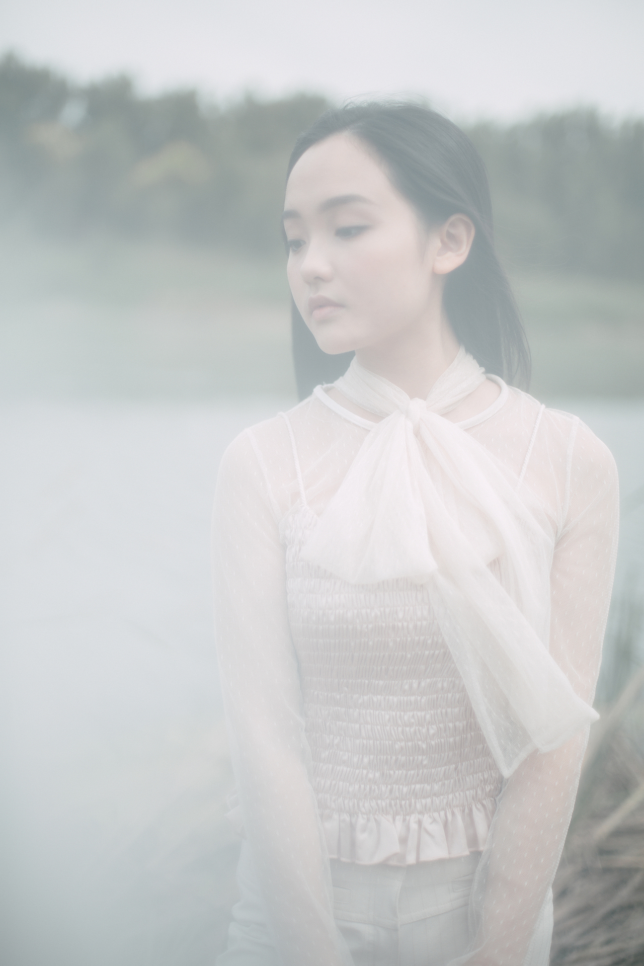 在水一方（图ZNjE2NzA4OTY=） - 人像摄影 - 站酷设计师安生Aloha原创素材 - 站酷ZCOOL