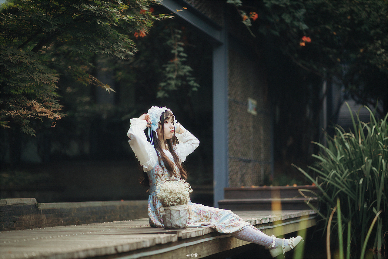 『 兔与鸢尾 』（图ZMTcxMzQ3MzEy） - 人像摄影 - 站酷设计师梁霄1117原创素材 - 站酷ZCOOL