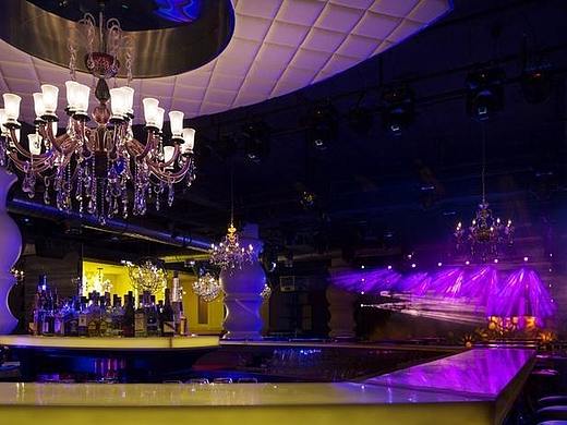  火把玉苗装饰设计当娱乐