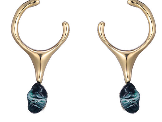 小眾高級感設(shè)計感耳環(huán)（個人主頁-ZNjYyMzkyODQ=） - 產(chǎn)品攝影 - 站酷設(shè)計師電商拍攝葉原創(chuàng)素材 - 站酷ZCOOL