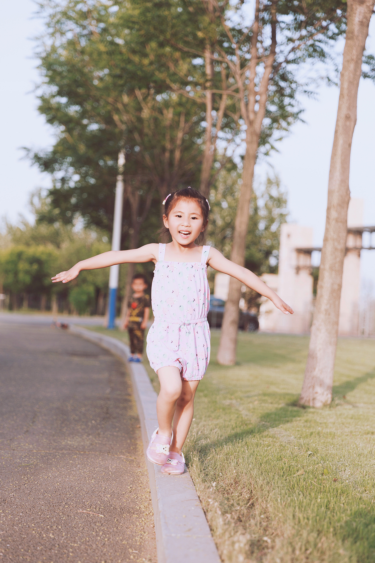 又见哈里和笑笑