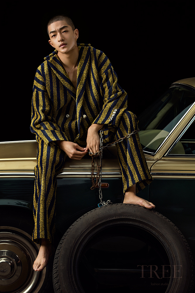 摄影师杨子坤作品——和车一起,从男孩到男人——大树时尚(图ZNjQxOTE0NDA=) - 时尚/艺术摄影 - 站酷设计师大树时尚原创素材 - 站酷ZCOOL