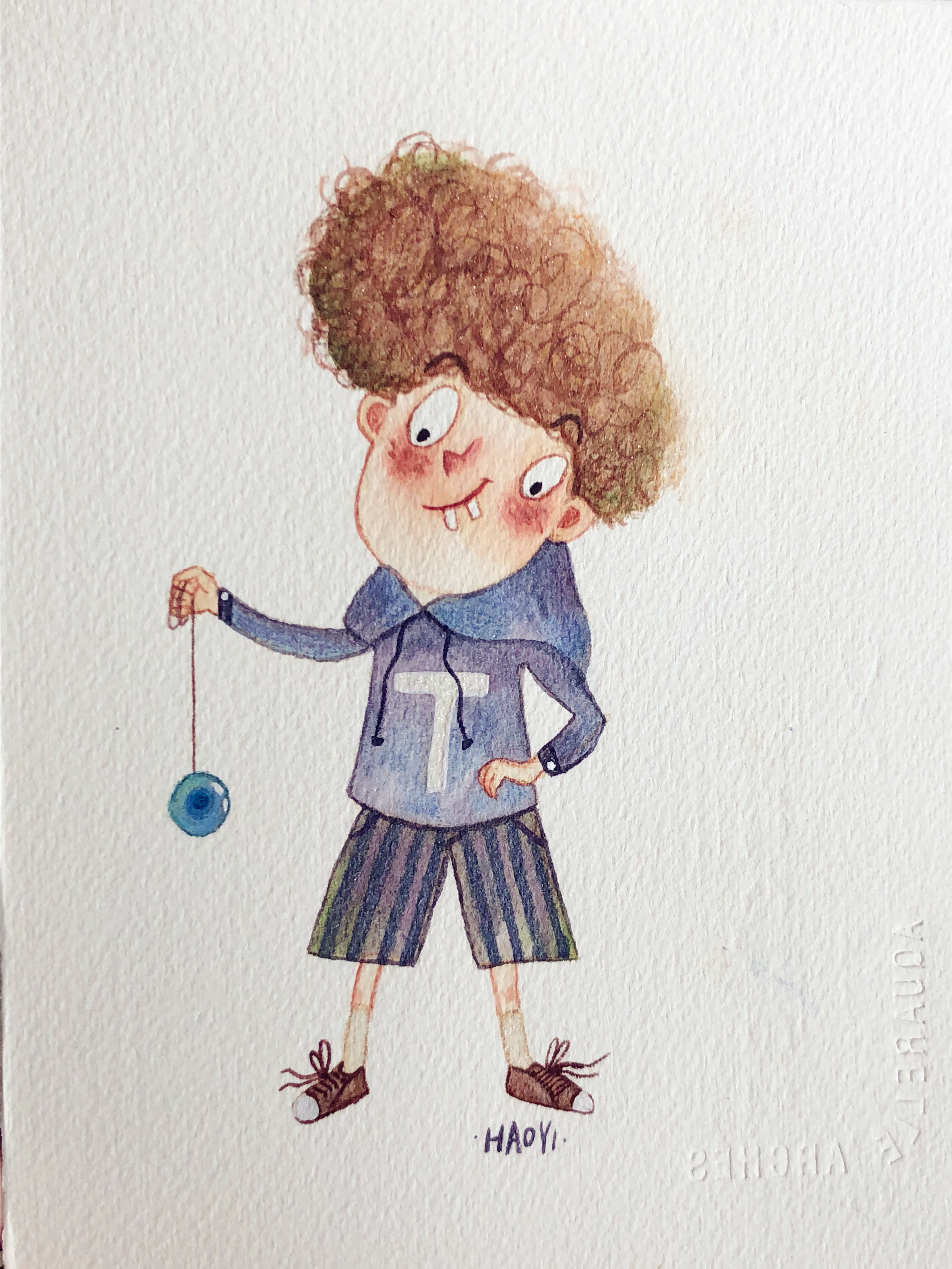 玩溜溜球的小男孩