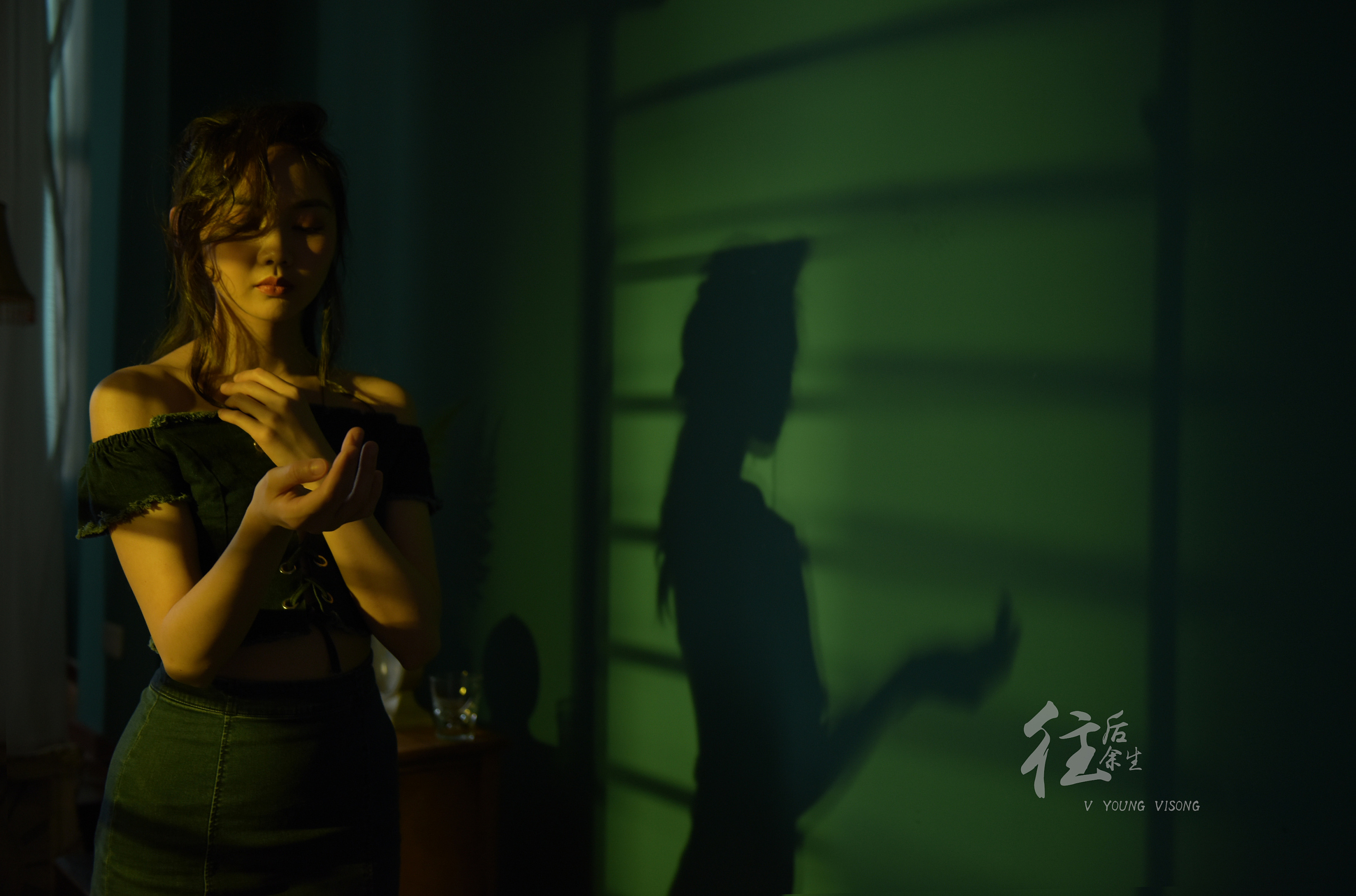 暗调片复古情绪人像摄影 感受光影带来的情绪