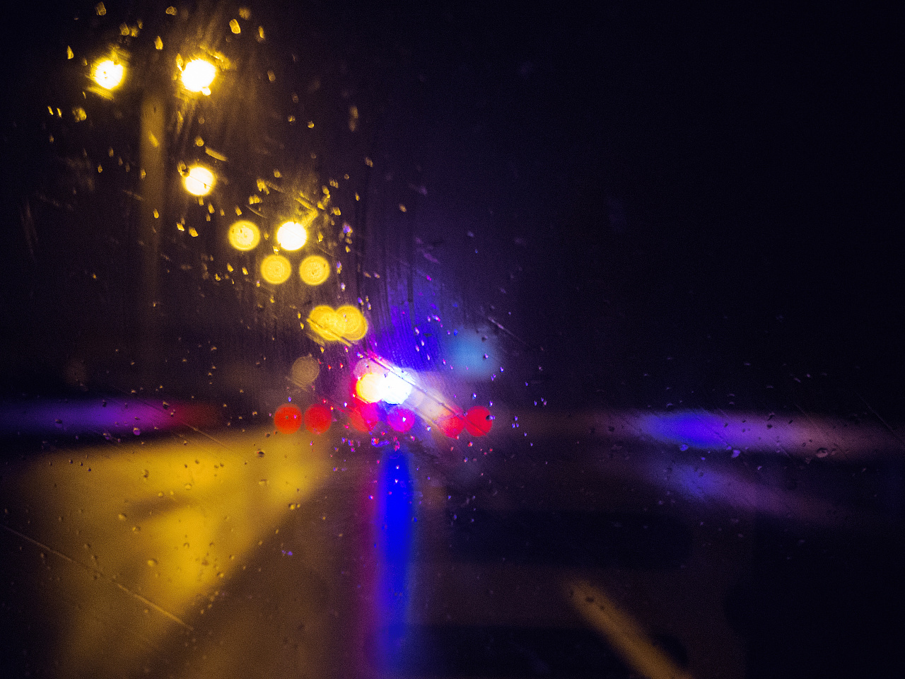 霓虹"雨"衣|摄影|人文/纪实摄影|米勒_miler - 原创作品 - 站酷