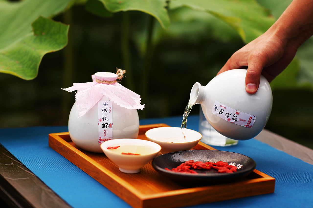 三生三世十里桃花缘起这一杯 桃花醉酒果味绍兴黄酒（图ZODcwMzgwMjA=） - 产品摄影 - 站酷设计师luname卢楠原创素材 - 站酷ZCOOL
