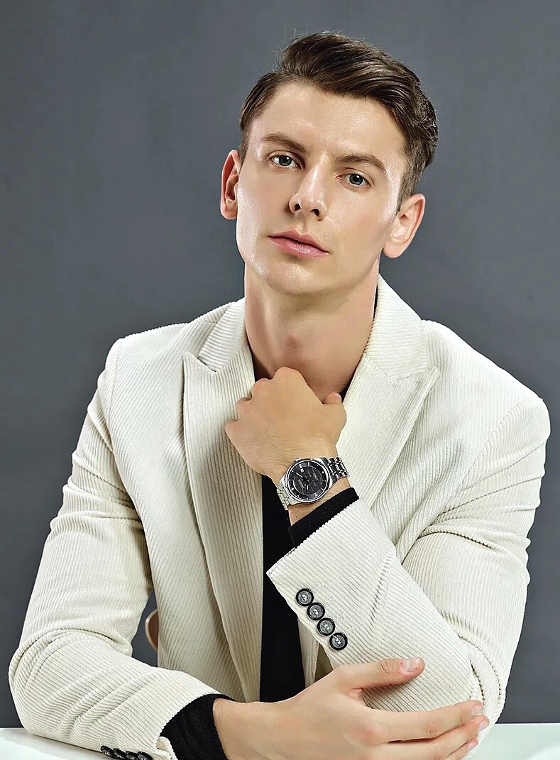 业务能力极强的高级范男模andrey