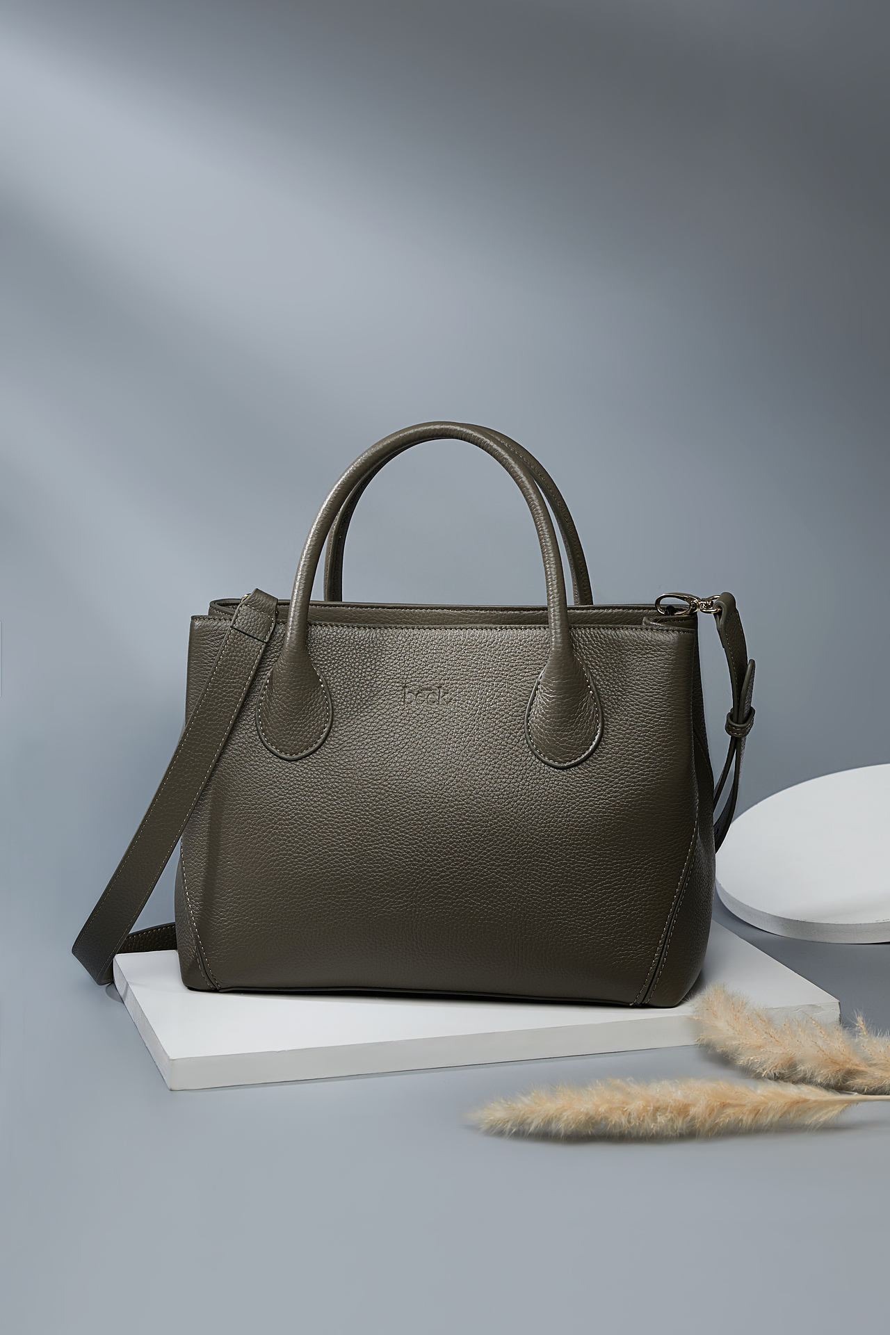 广州金也专业皮具包包鞋子产品电商摄影拍摄公司