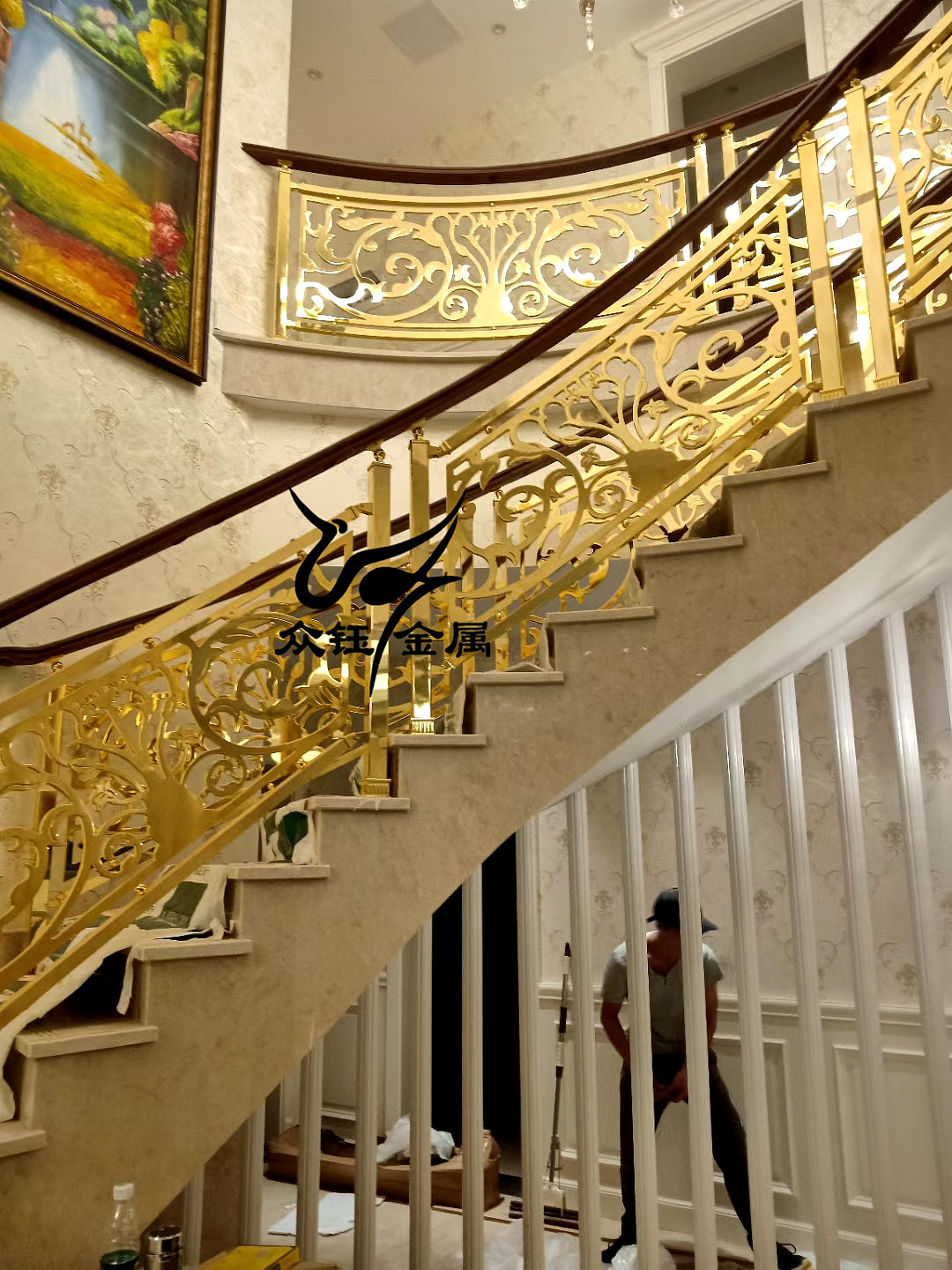 铝板艺术雕刻雕花护栏 精美铝艺旋转楼梯护栏扶手