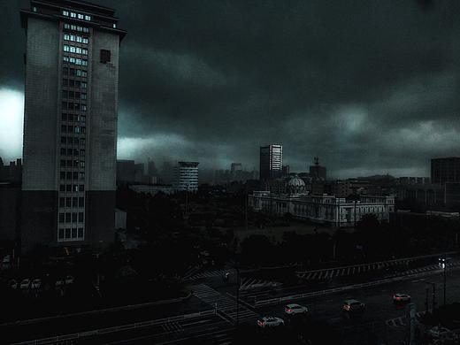 夏天总会下一些雨