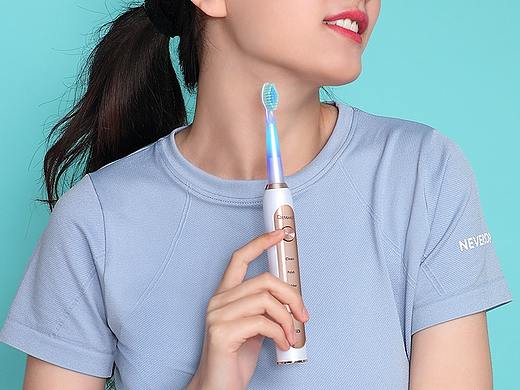 蝶满枝电动牙刷产品摄影 | 合光同 ✖ 得意摄影