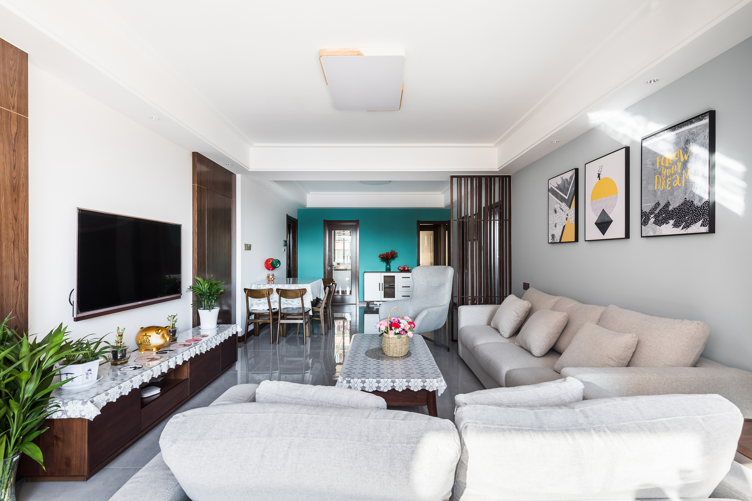 现代风两室实拍