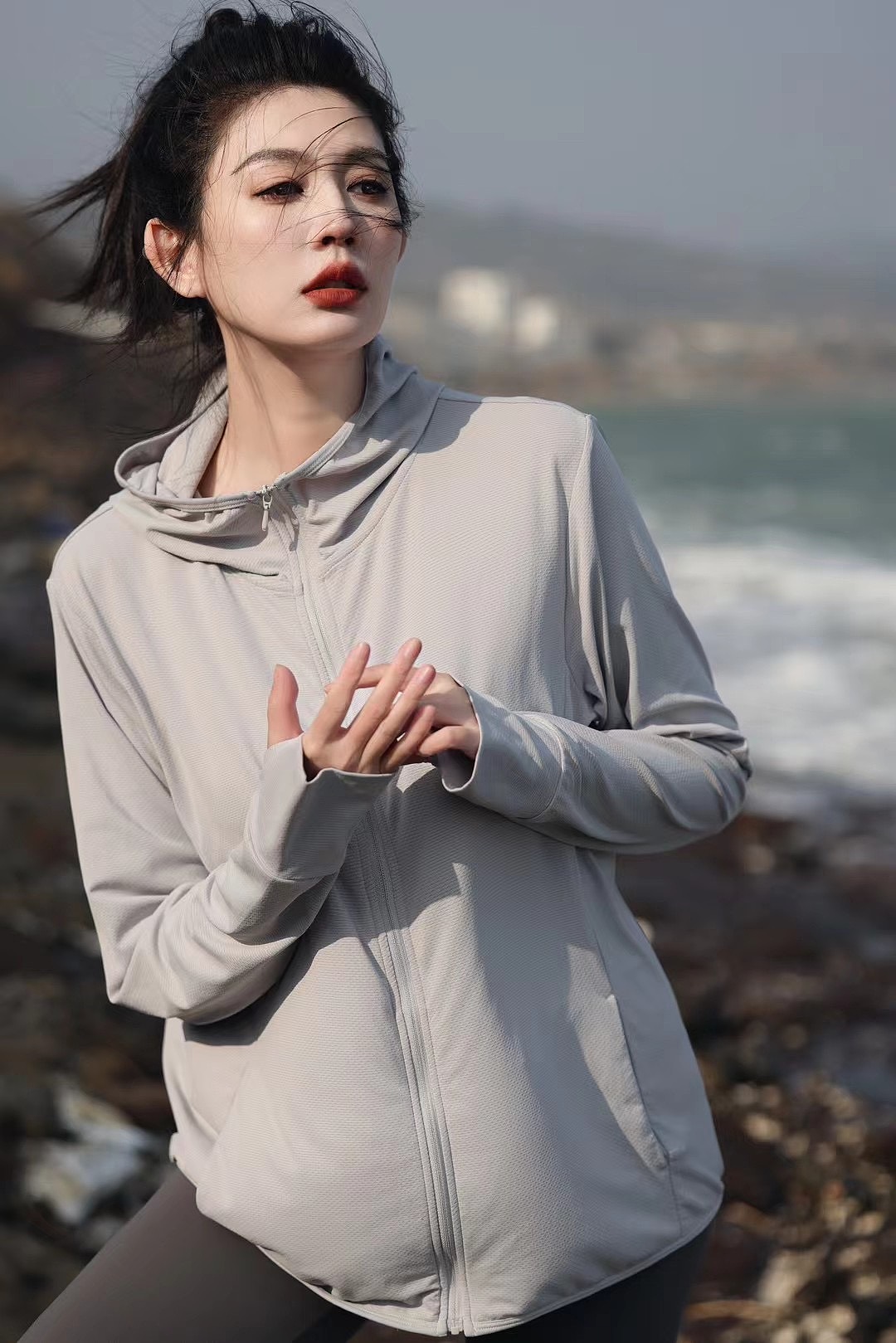 户外防晒衫拍摄搭配