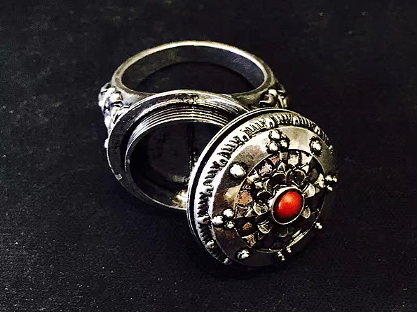 几年前做的藏传佛教首饰文创设计