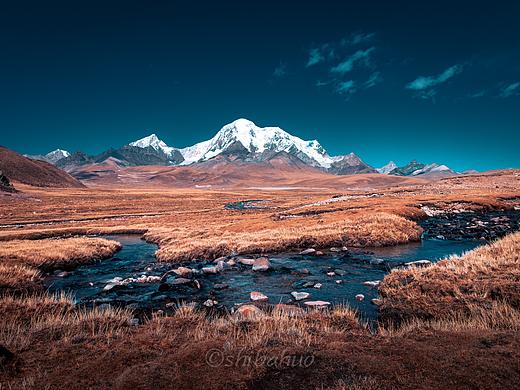 山在那里，与天同行
