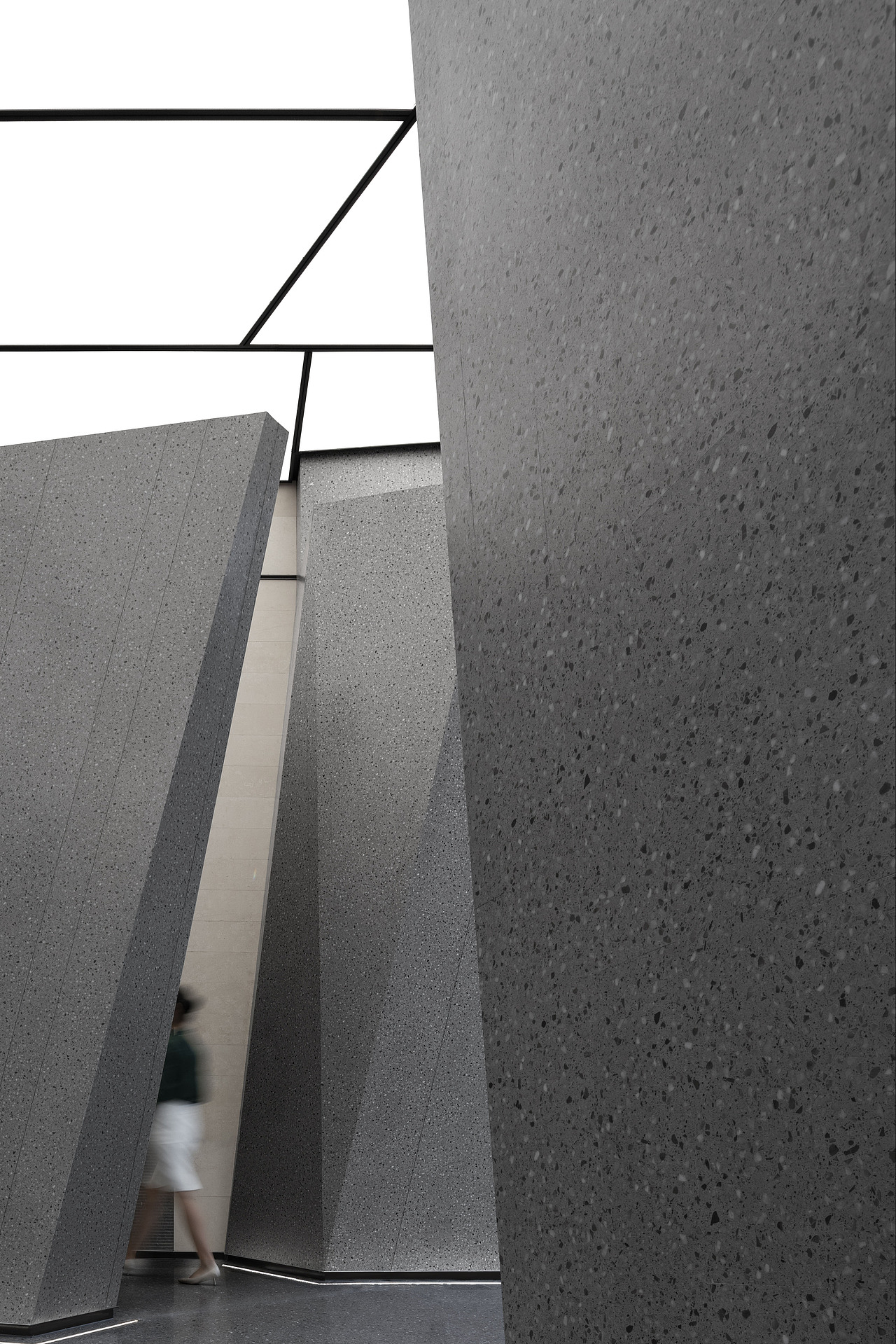 钻石切割般的售楼空间，极简纯粹，张力十足！（图ZMjQwMTI3Njc2） - 商业空间设计 - 站酷设计师道胜设计原创素材 - 站酷ZCOOL