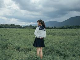 台风来临前的草地