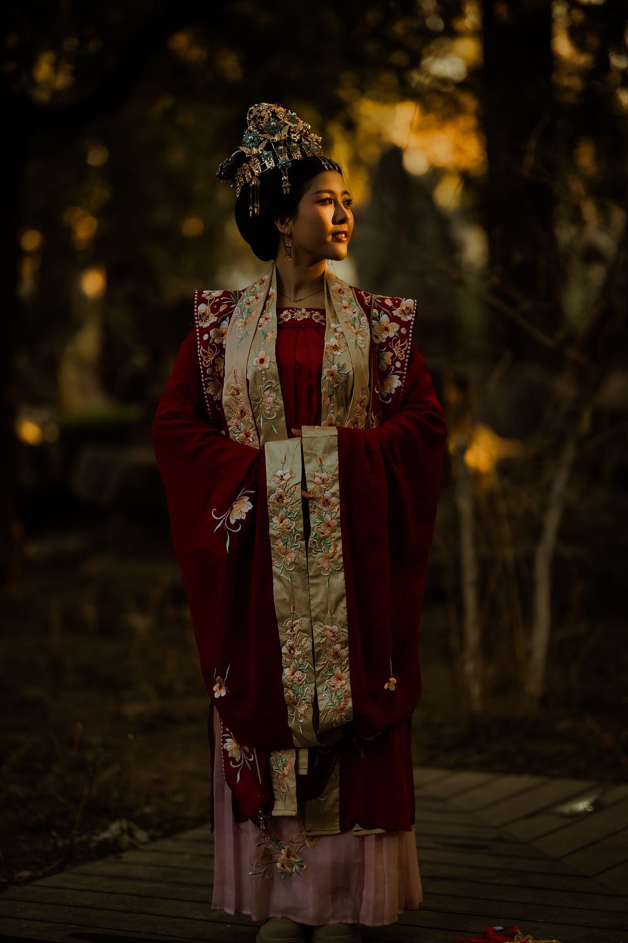 汉服拍摄（图ZMzYxMDYyNjI4） - 人像摄影 - 站酷设计师亦龙元晦原创素材 - 站酷ZCOOL