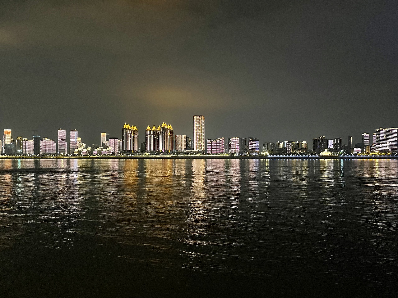 《我与江滩有个约定》（图ZMzAzMjE2ODA4） - 风光摄影 - 站酷设计师五七三一原创素材 - 站酷ZCOOL