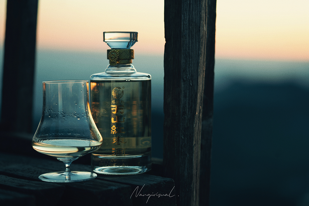 产品摄影| 天际霞光入酒中