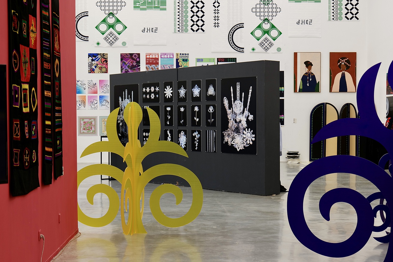 虚拟生境-彝族绣花创新