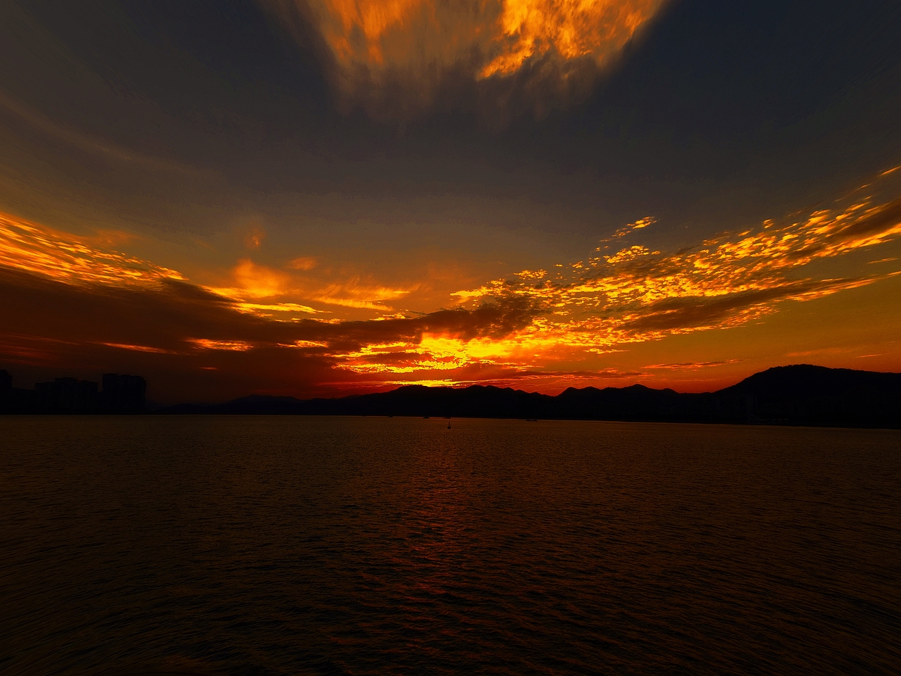 錢塘江和西湖。（圖ZMTMwMzQ5ODMy） - 風(fēng)光攝影 - 站酷設(shè)計(jì)師詩意地生活原創(chuàng)素材 - 站酷ZCOOL