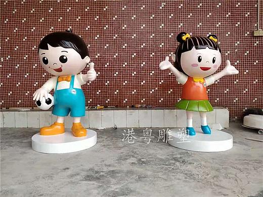惠州幼儿园卡通雕塑定制校园小学玻璃钢卡通形象IP摆件