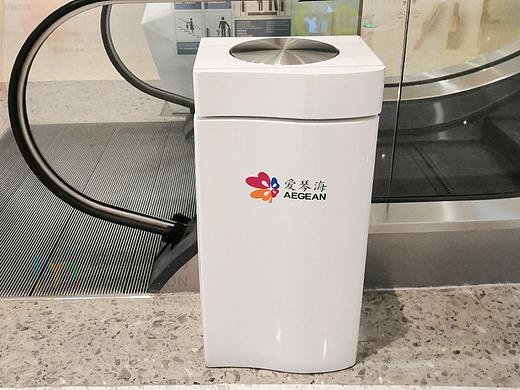 商场垃圾桶