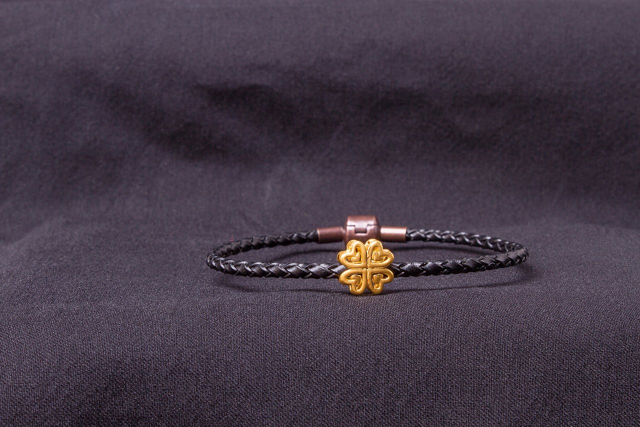 四叶草黄金转运珠 静物拍摄