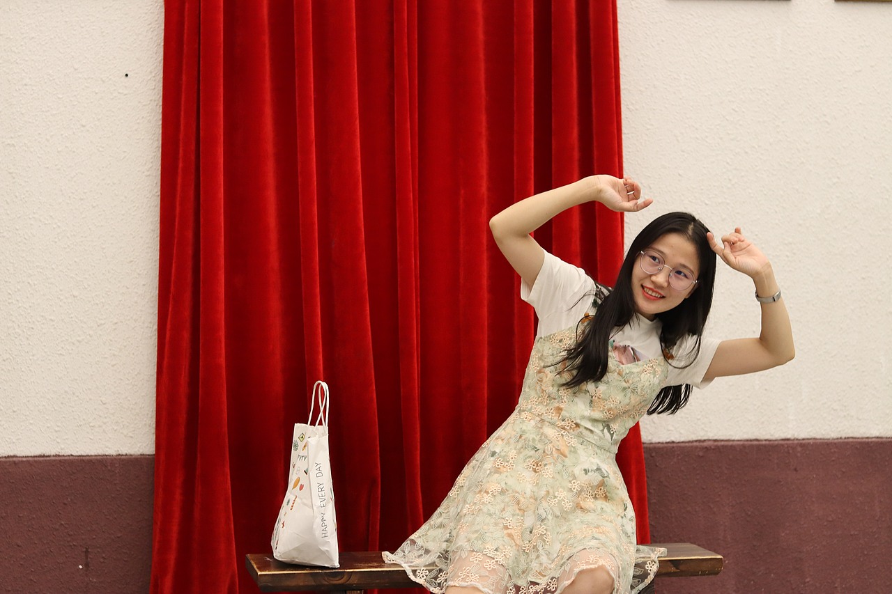 能让你变得孩子气的人,都特别温柔。