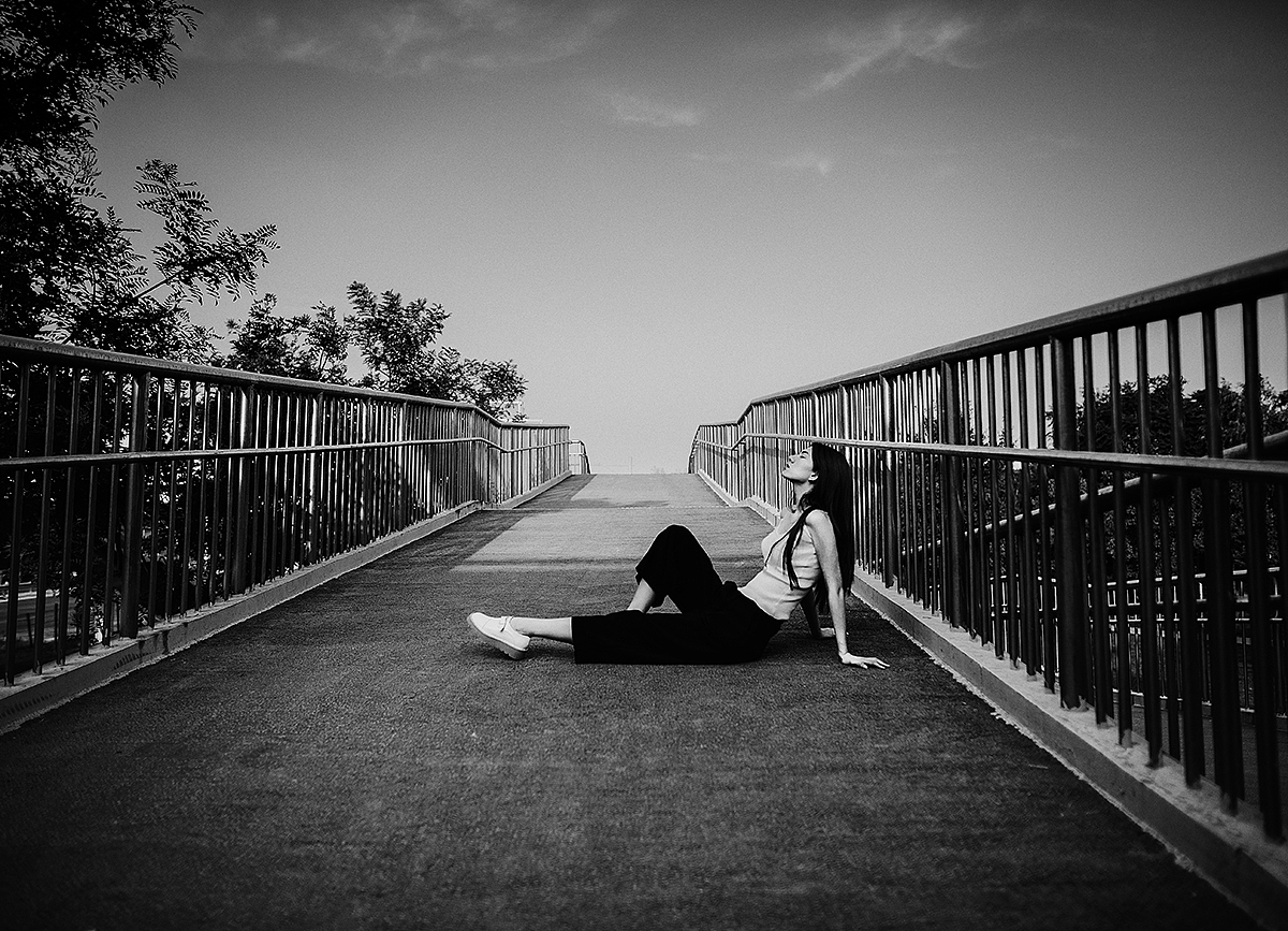 我们都是城市里孤独的旅人