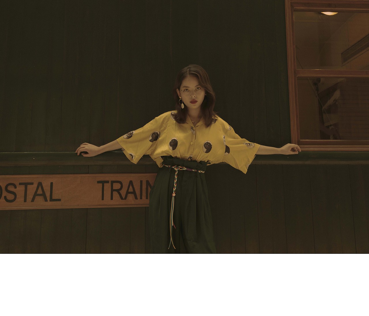 淡漠在绿色中萌芽