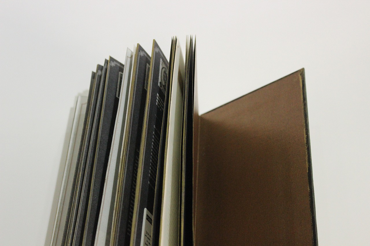 每个人都做一本查令街84号之李炎作品