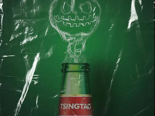 青岛啤酒社交媒体海报